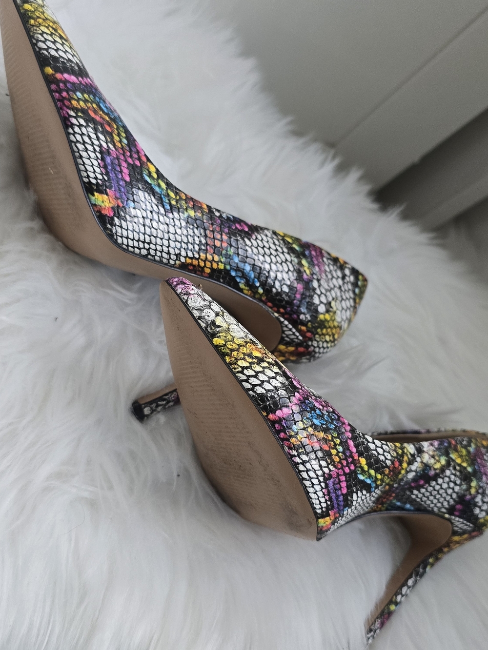 Multicolor Snake-Print Pointed Toe Pumps - Picture 5 of 6
